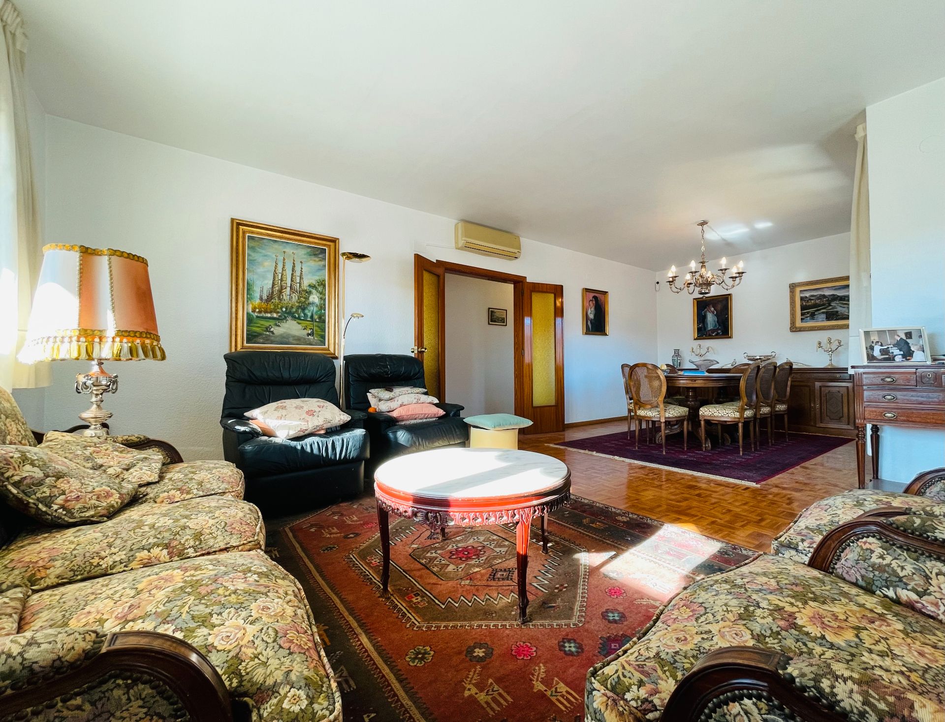 Living room of Flat for sale in Esplugues de Llobregat  with Air Conditioner, Heating and Terrace