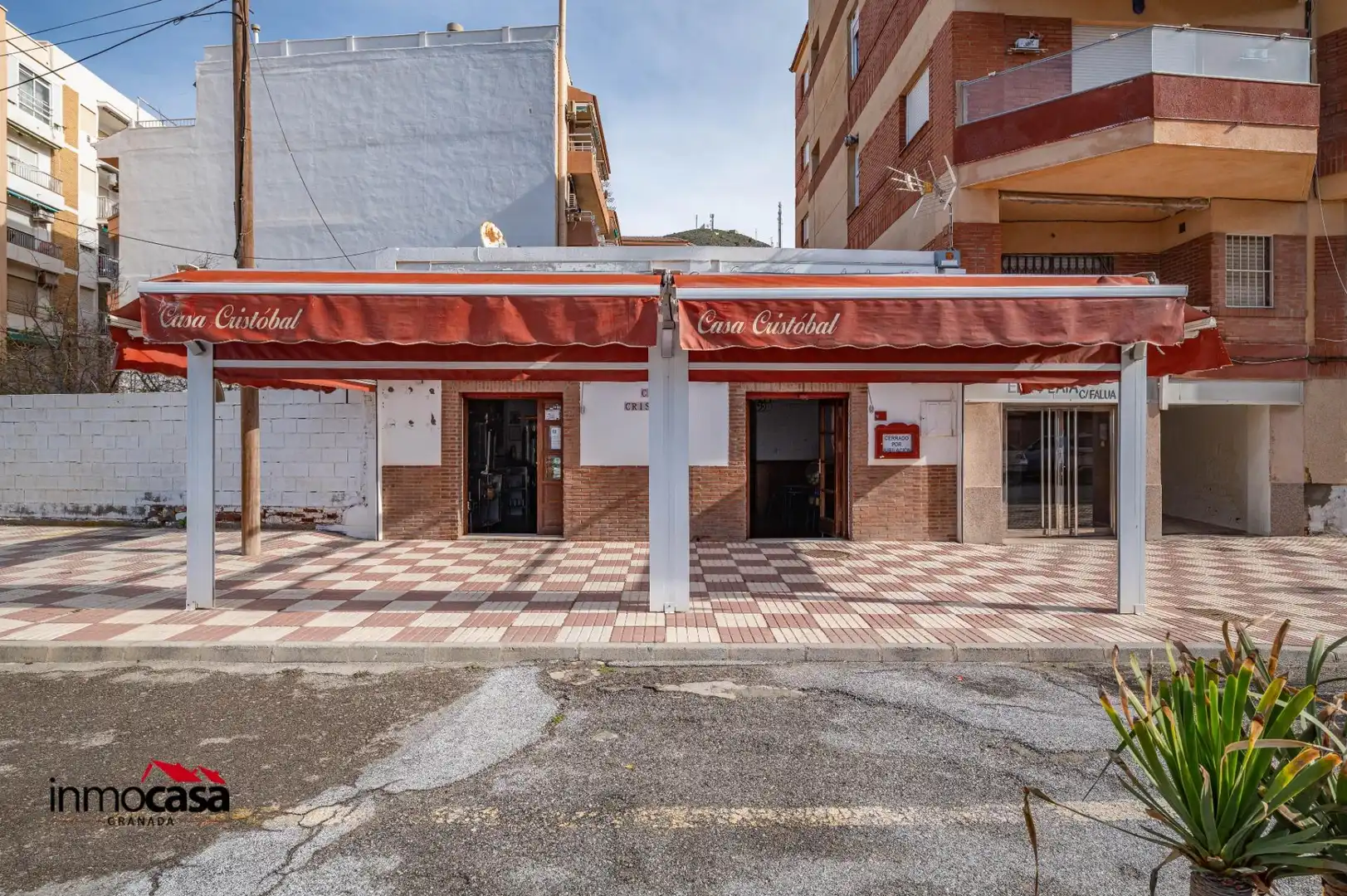 Vista exterior de Local en venda en Torrenueva Costa amb Aire condicionat i Moblat