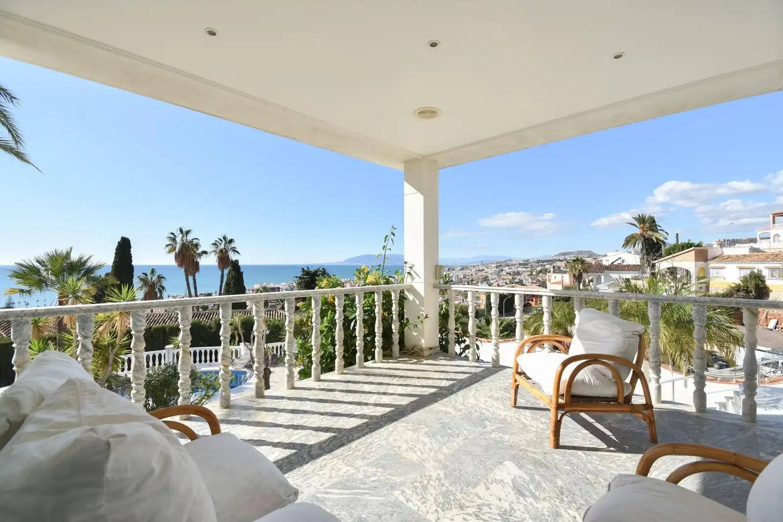 Terraza de Casa o chalet de alquiler en Rincón de la Victoria con Aire acondicionado, Calefacción y Jardín privado