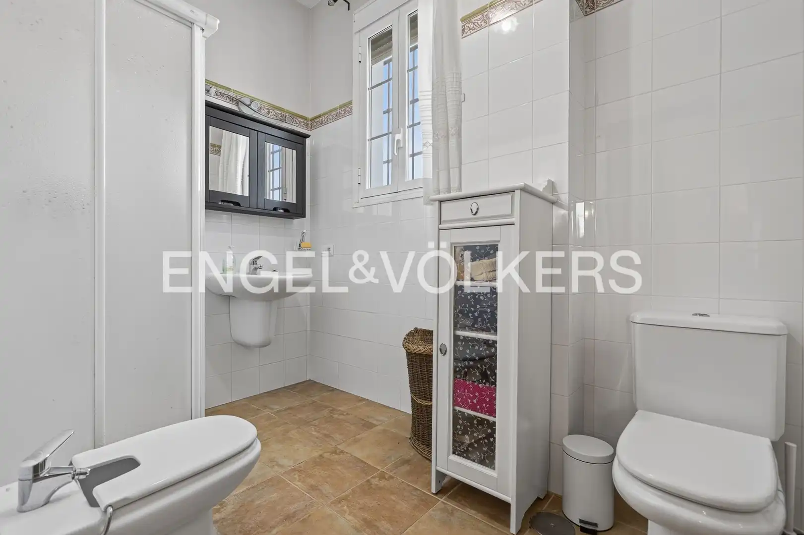 Baño de Casa adosada en venta en Gerena con Aire acondicionado y Calefacción