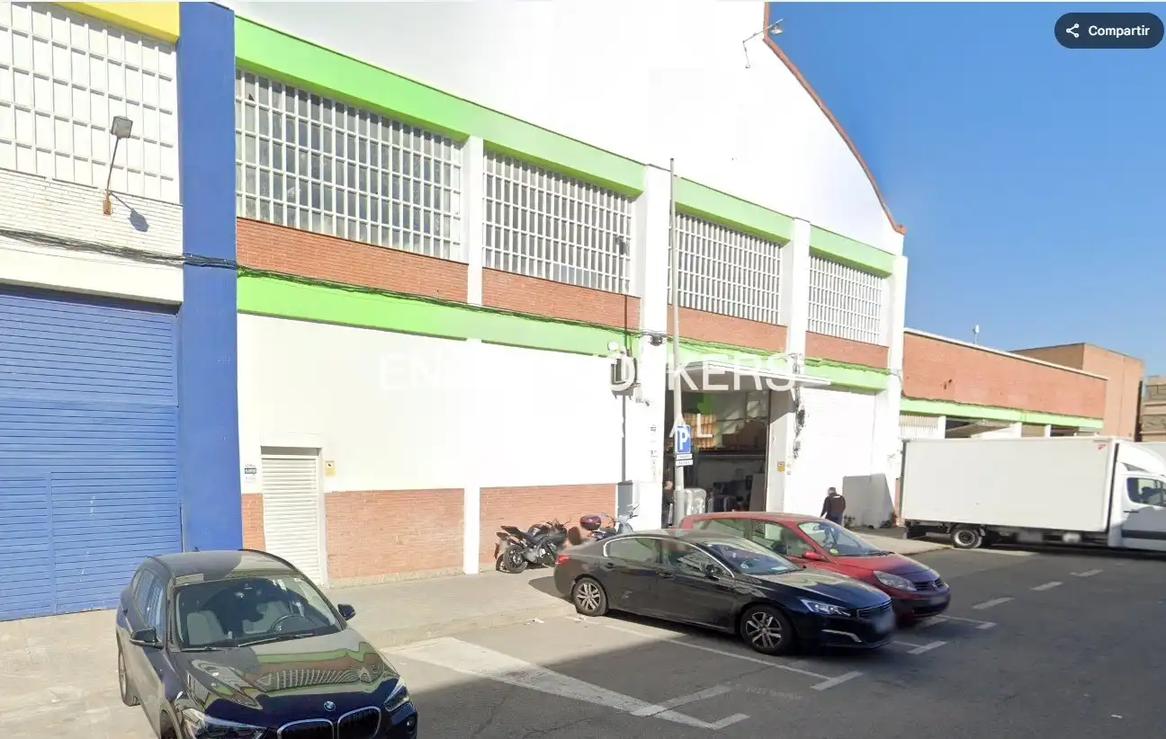 Außenansicht von Fabrikhallen zur Miete in L'Hospitalet de Llobregat