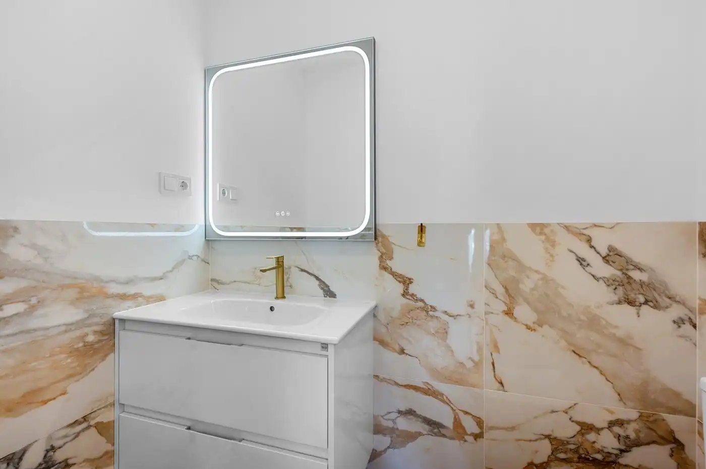 Baño de Piso en venta en Torrevieja con Terraza, Piscina y Piscina comunitaria