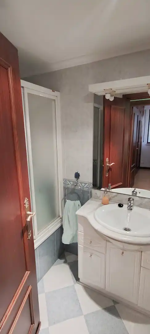 Bathroom of Flat for sale in Salamanca  with Heating, Parquet flooring and Terrace