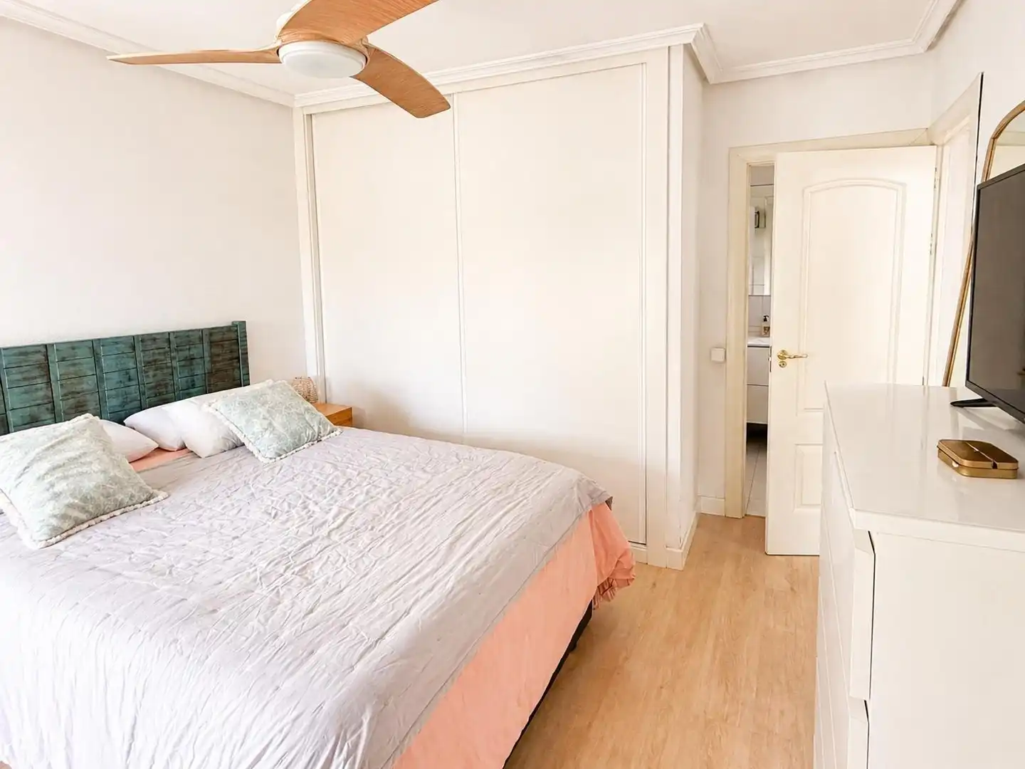 Habitación de Piso en venta en Madrid con Aire acondicionado, Calefacción y Jardín privado