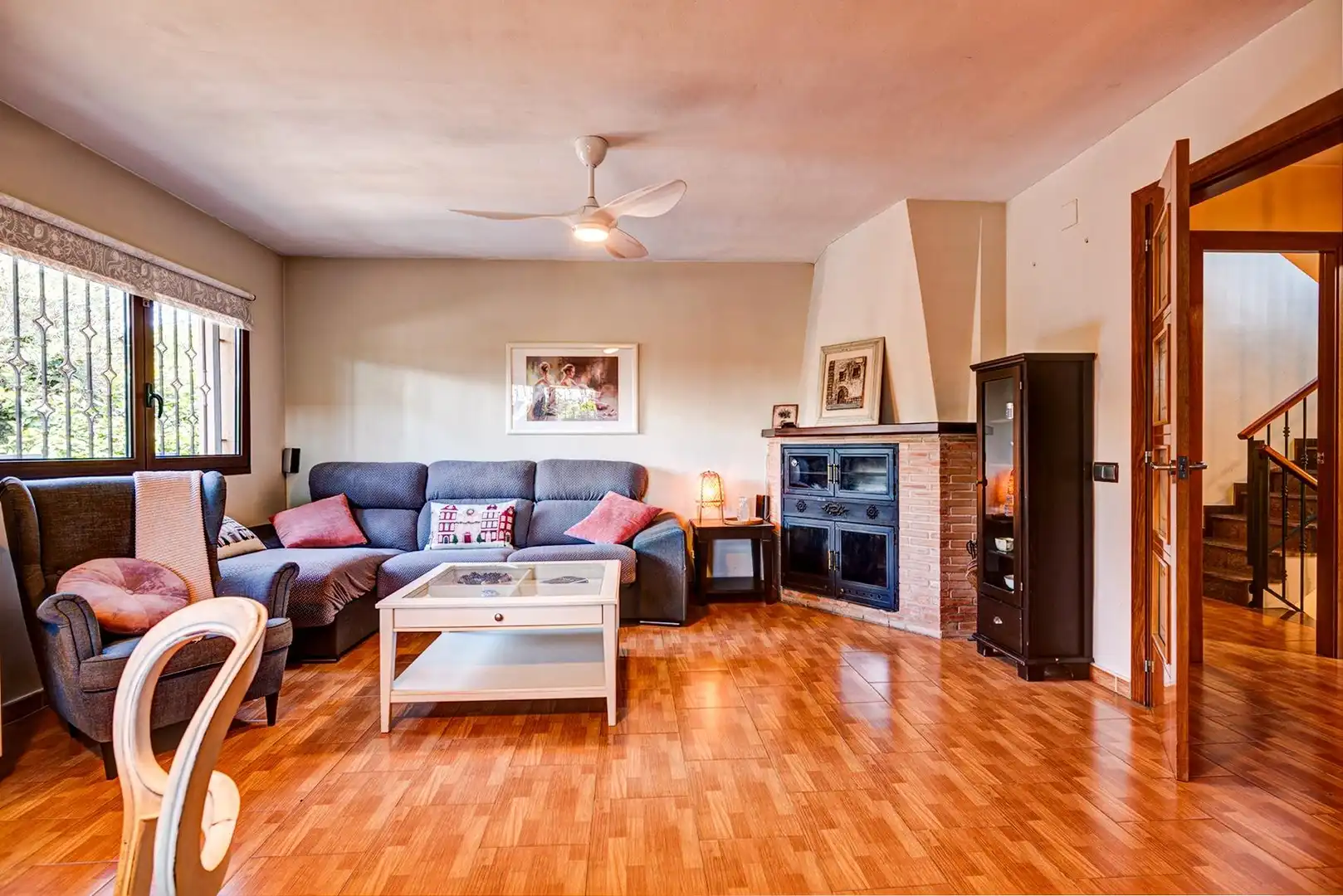 Sala de estar de Casa o chalet en venta en Collbató con Calefacción, Jardín privado y Piscina