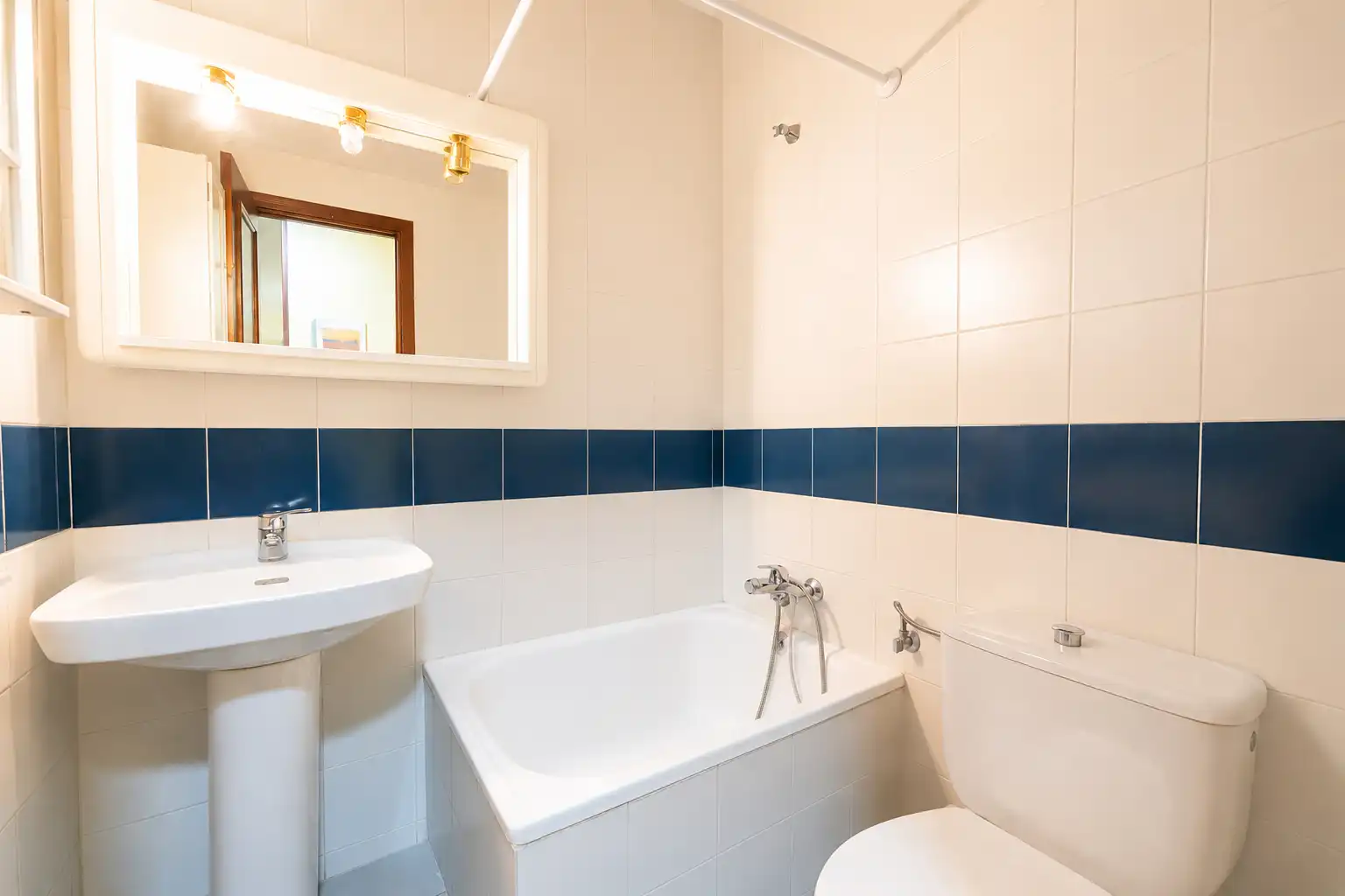 Baño de Planta baja en venta en Torrelodones con Calefacción, Jardín privado y Parquet