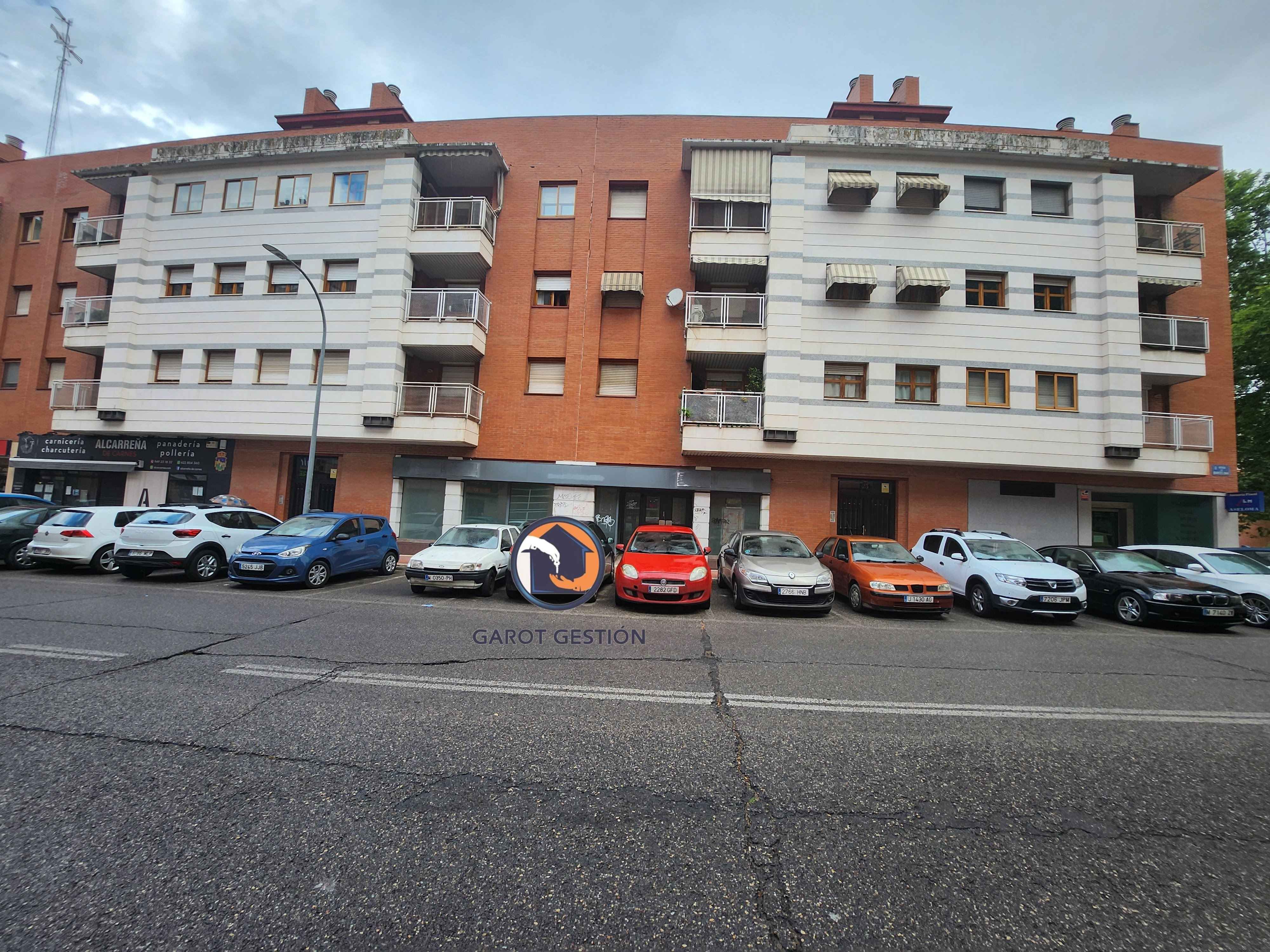 Exterior view of Premises for sale in Guadalajara Capital  with Air Conditioner and Internet