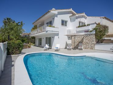 Chalet con piscina en venta en Riviera del Sol