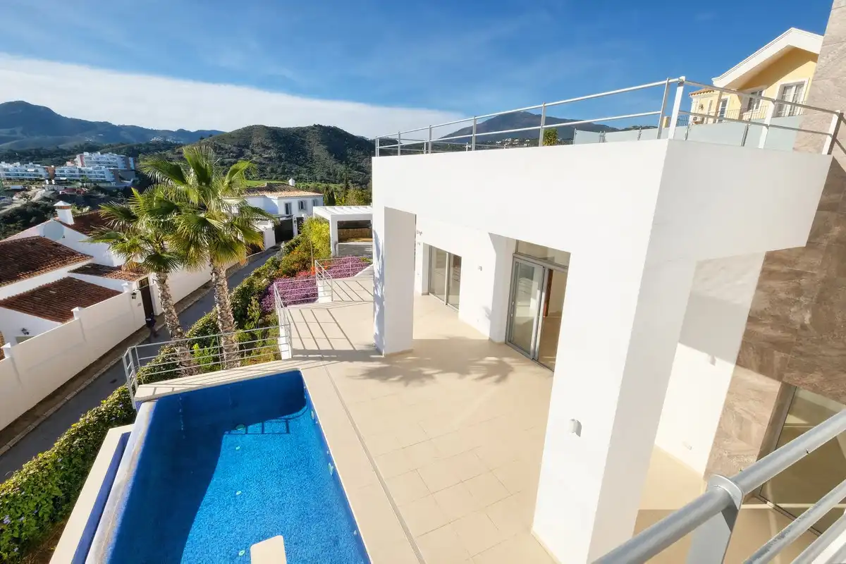 Vista exterior de Casa o chalet en venta en Benahavís con Jardín privado