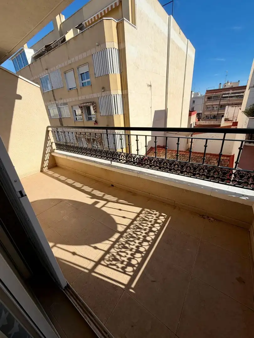 Apartament amb terrassa en venda a Centro