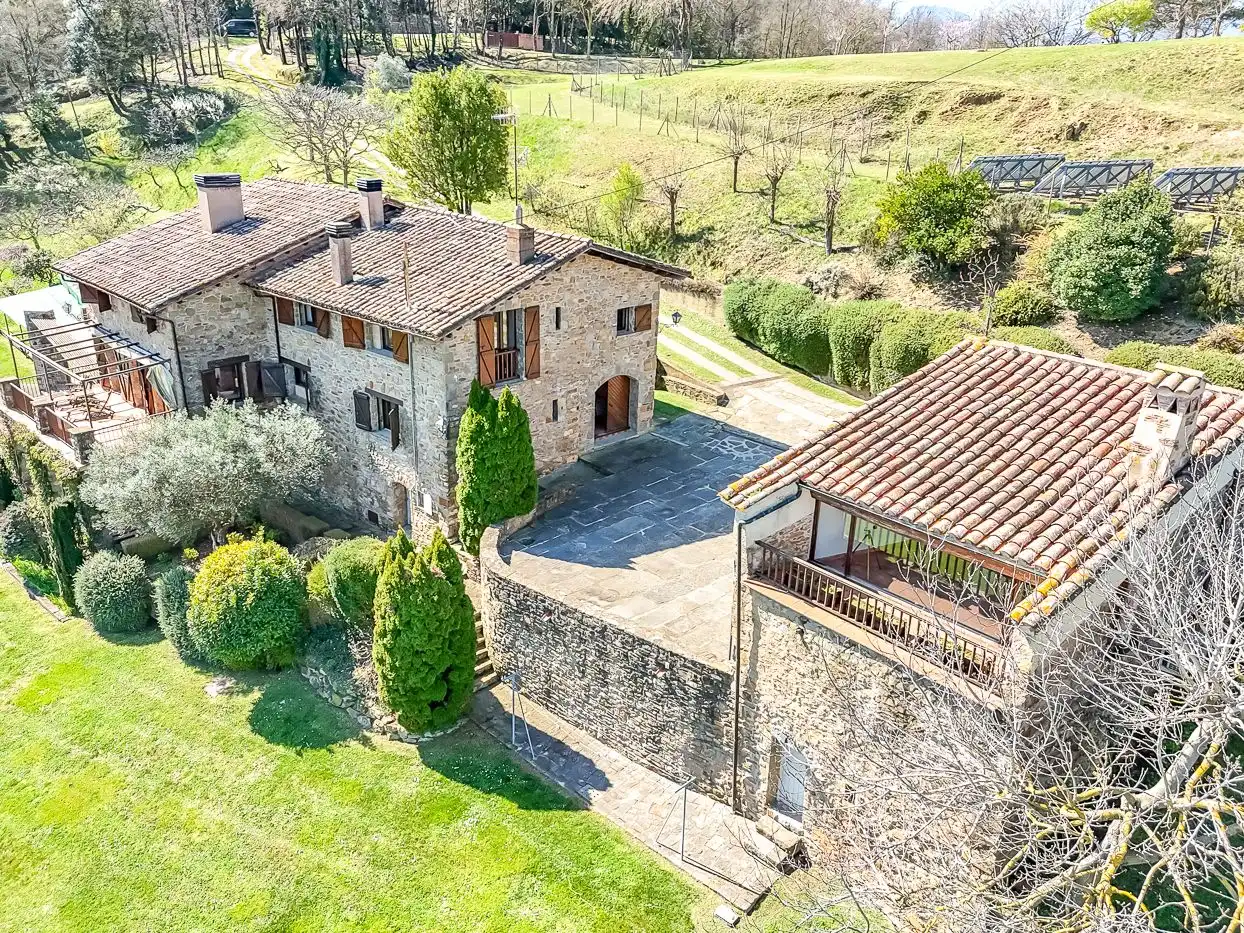 Vista exterior de Finca rústica en venta en Olot con Calefacción, Jardín privado y Terraza