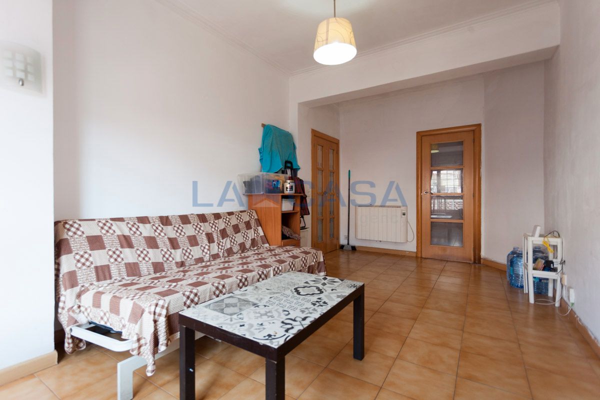 Living room of Flat for sale in  Barcelona Capital  with Heating