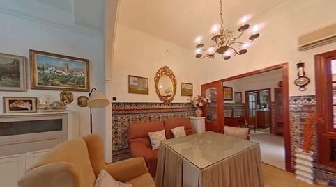 CASA JUNTO A LA PLAZA DE  SAN MIGUEL, CON GARAJE INCLUIDO !!