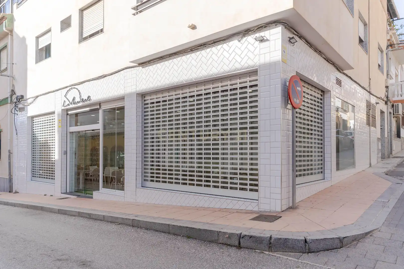 Local en venda en Motril amb Aire condicionat