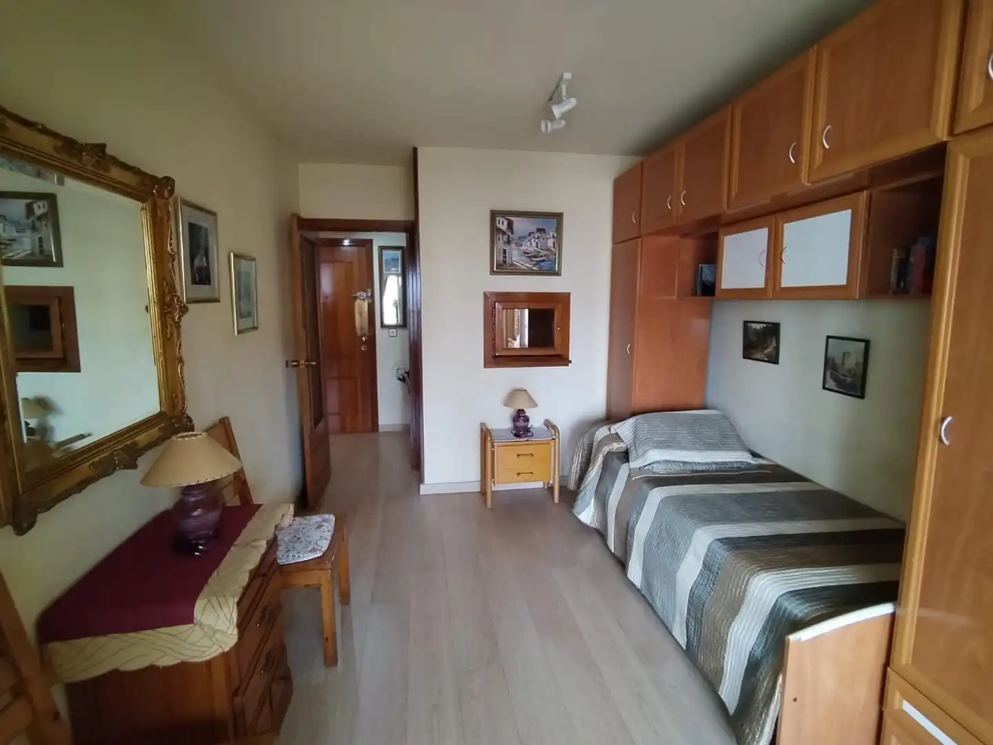 Habitación de Apartamento en venta en Benidorm con Aire acondicionado, Amueblado y Piscina comunitaria
