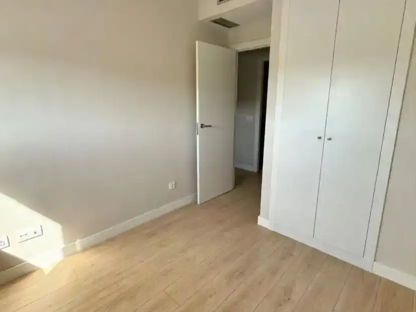 Bedroom of Flat for rent in Entrenúcleos