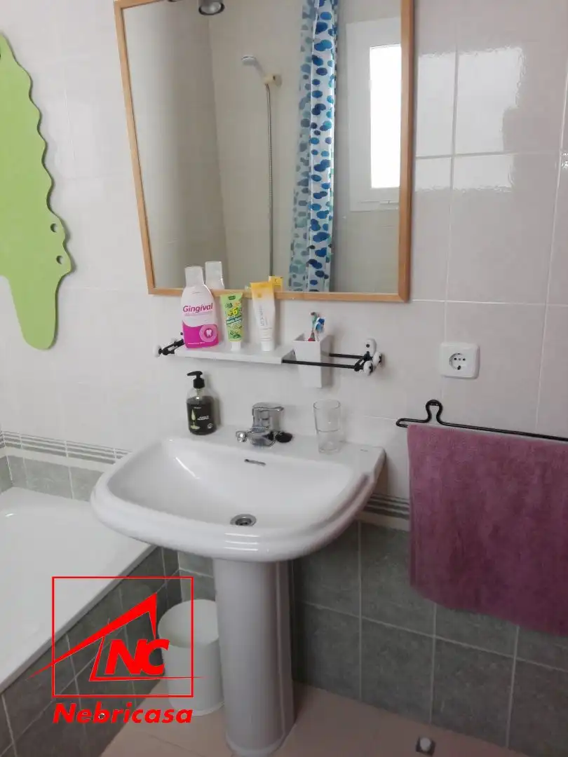 Badezimmer von Wohnung zur Miete in Rota mit Terrasse, Schwimmbad und Möbliert