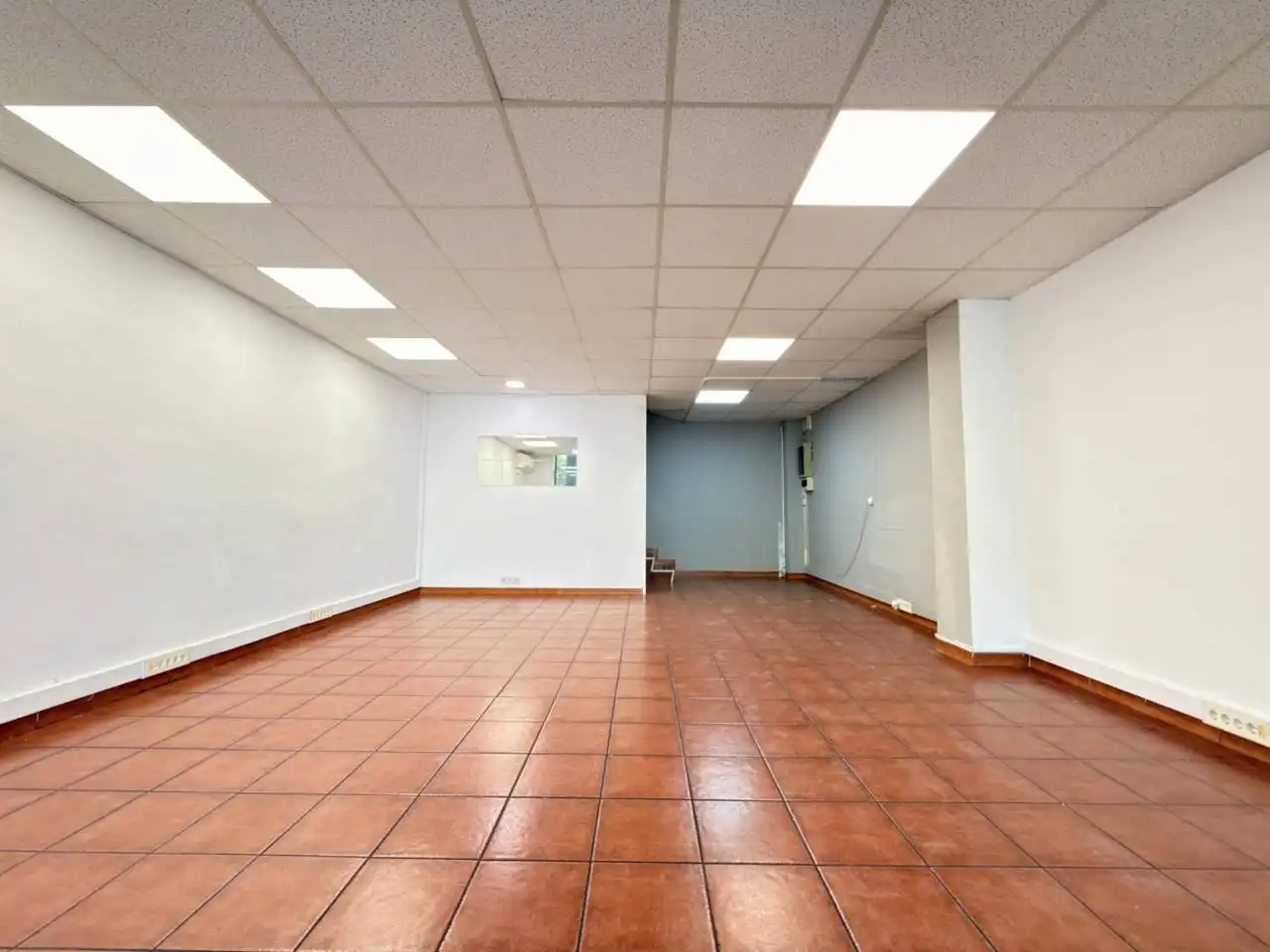 Local comercial en venda a Calle Mare de Déu de Port, imagen 2