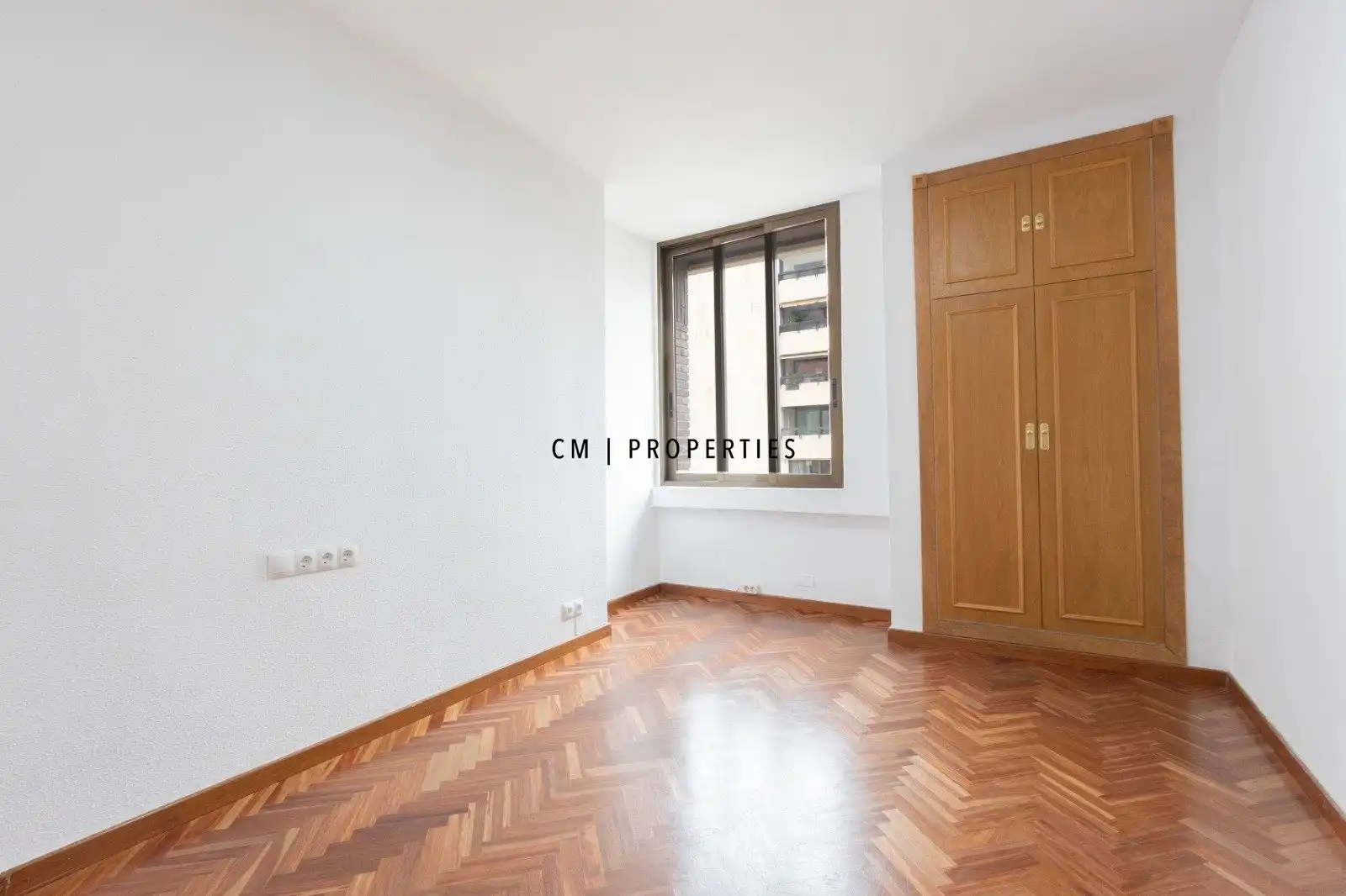 Bedroom of Flat for rent in Valencia  with Air Conditioner, Heating and Storage room