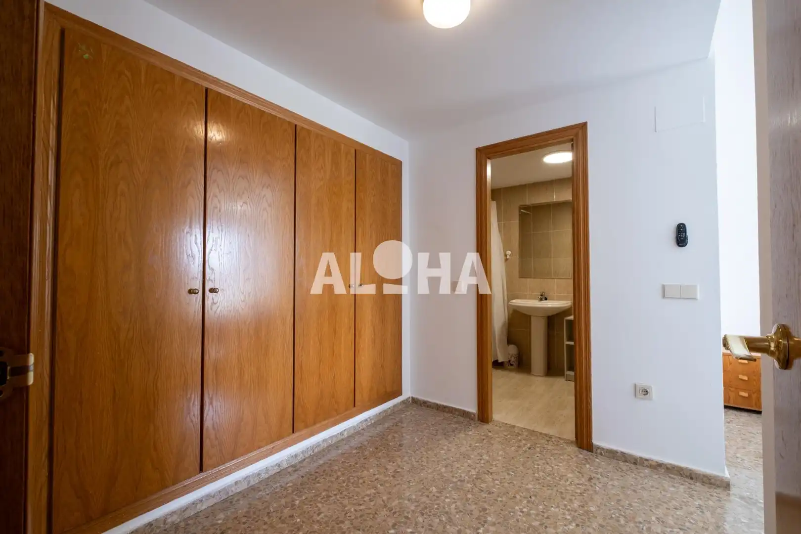 Dormitori de Apartament de lloguer en Moncada amb Aire condicionat, Moblat i Piscina comunitària