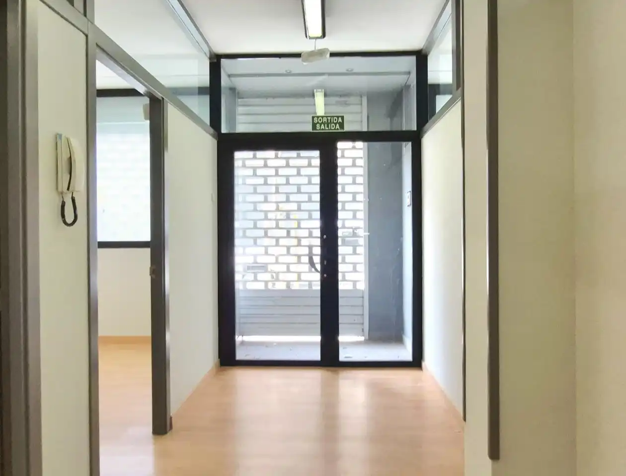 Erdgeschoss zum Verkauf in Terrassa mit Klimaanlage, Heizung und Parkett