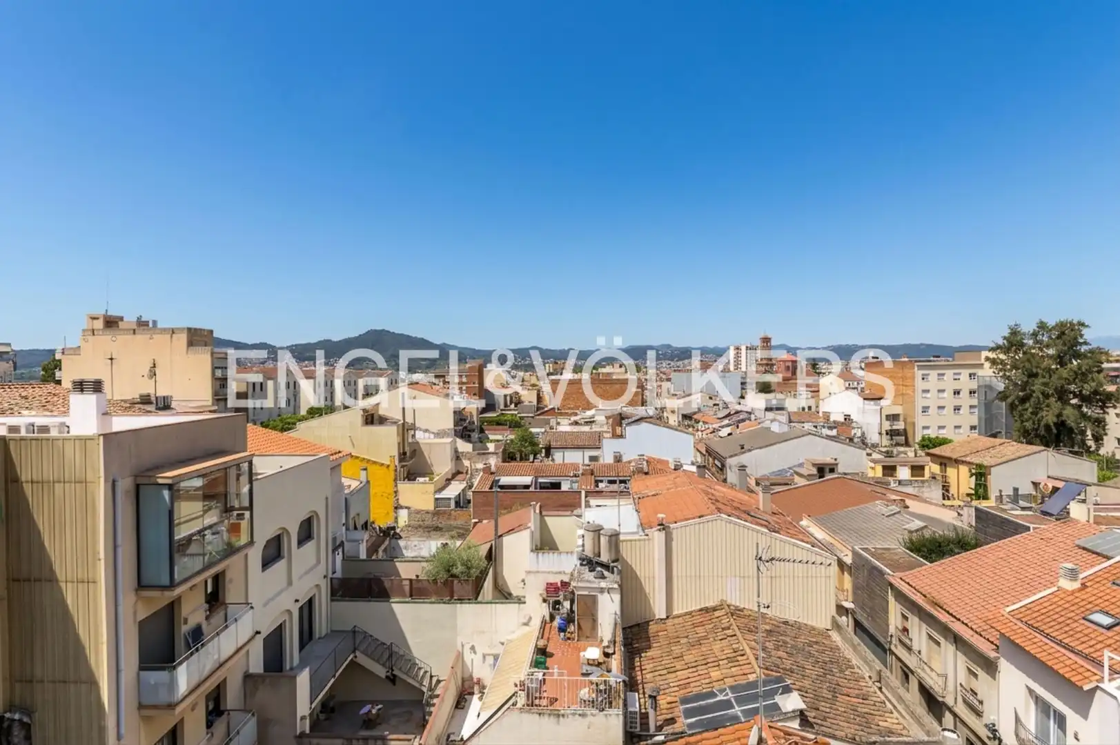 Vista exterior de Casa o xalet en venda en Sant Feliu de Llobregat amb Calefacció, Parquet i Terrassa