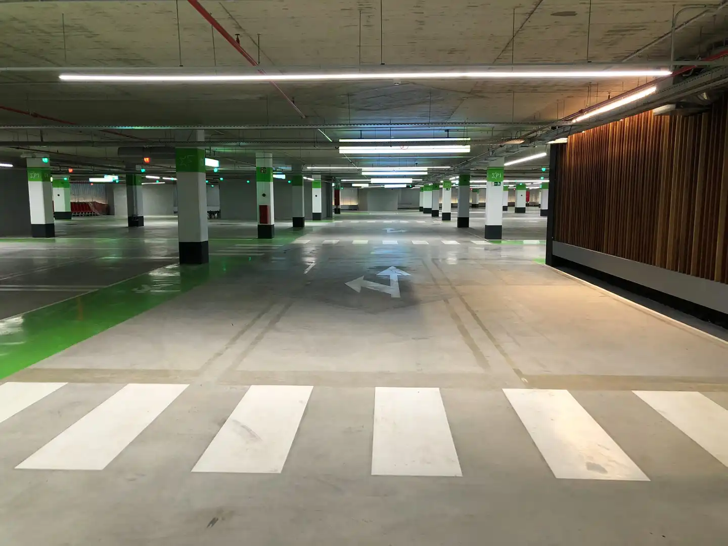 Einzelparkplatz mit Aufzug zur Miete in Plaça de Manuel Corachán 4, imagen 2
