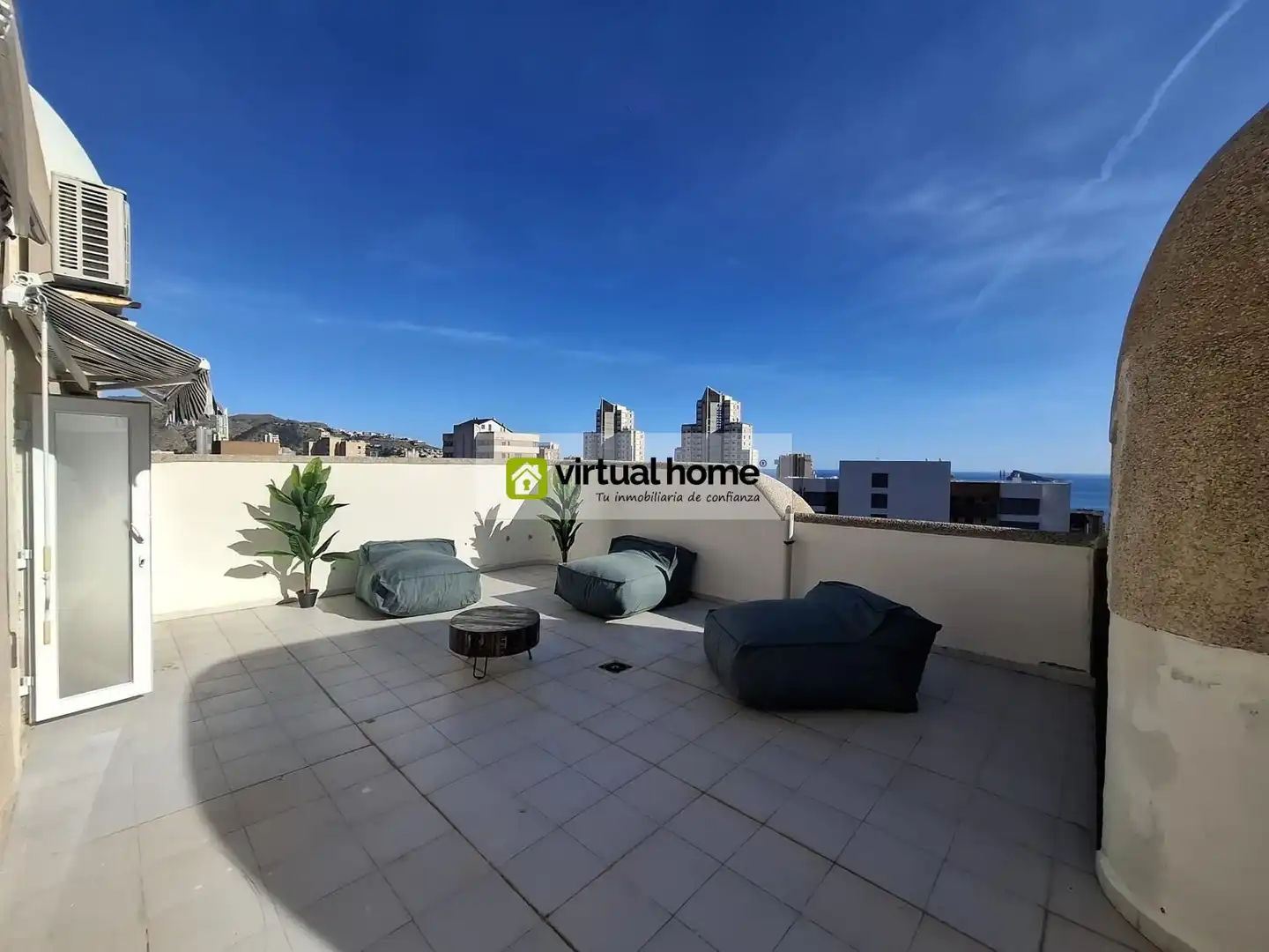 Terrassa de Àtic en venda en Benidorm amb Piscina comunitària