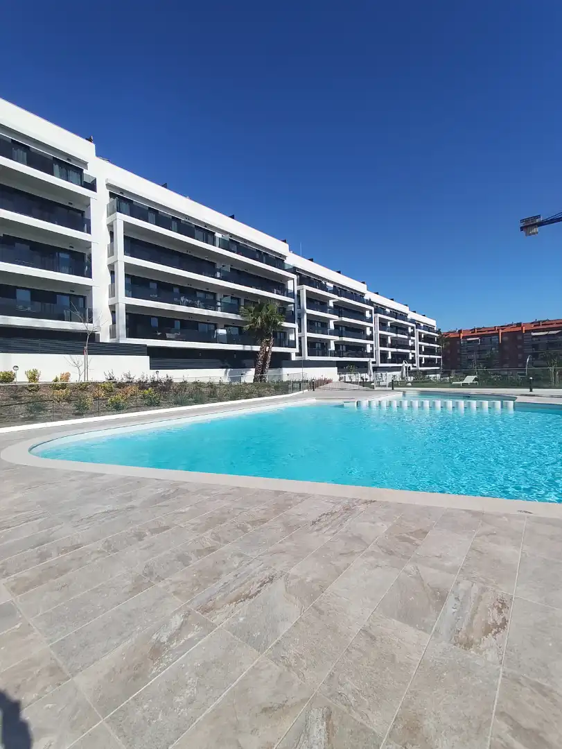 Piscina de Piso de alquiler en Abrera con Aire acondicionado, Calefacción y Jardín privado
