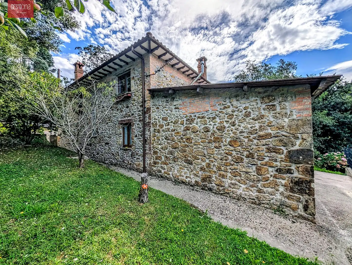 Vista exterior de Casa o chalet en venta en Escalante con Jardín privado y Balcón