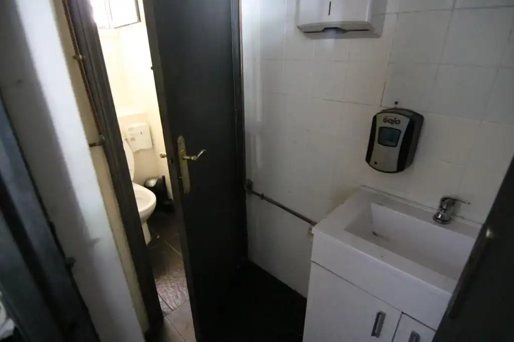 Bathroom of Commercial properties for rent in Basauri 