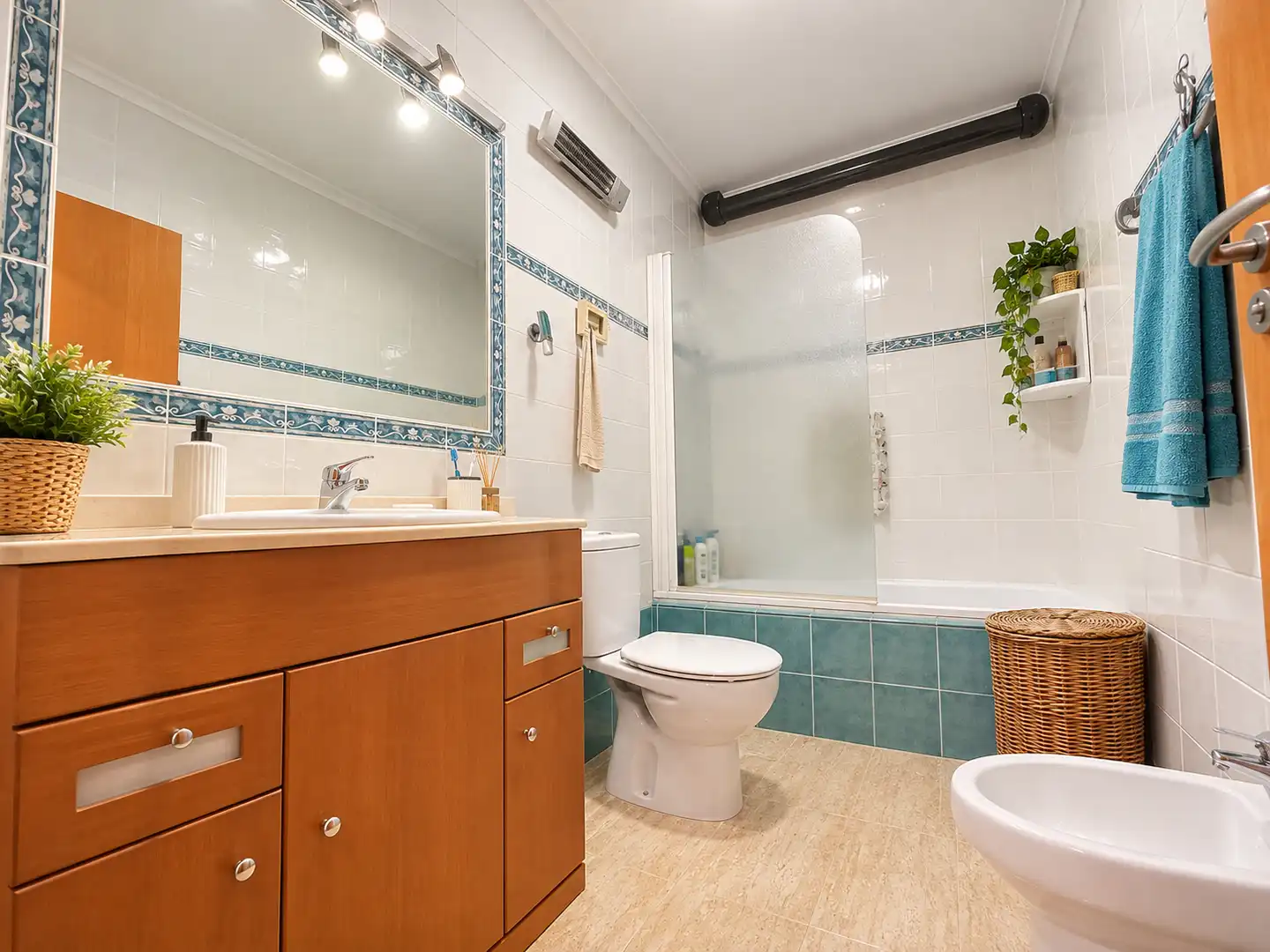 Casa aparellada amb terrassa en venda a Avenida Emilio Castelar 65, imagen 8