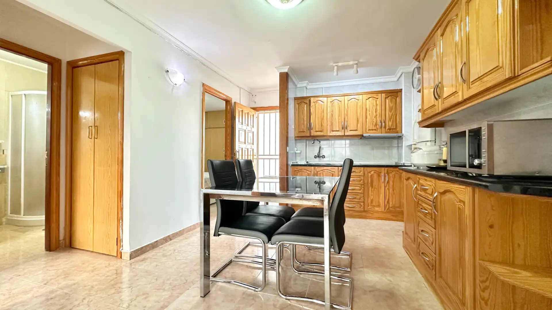 Cocina de Piso de alquiler en San Bartolomé de Tirajana con Amueblado, Lavadora y Microondas