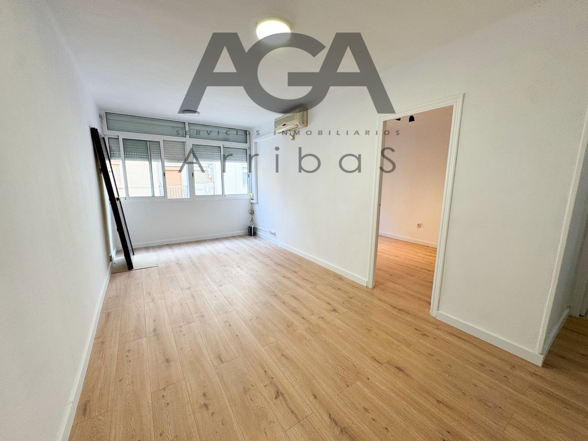 Flat for sale in Badalona  with Air Conditioner and Heating