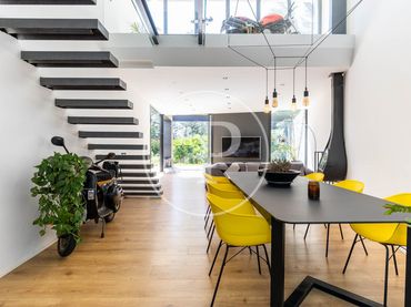 Casa con balcón en venta en Carrer del Turó de la Carlina