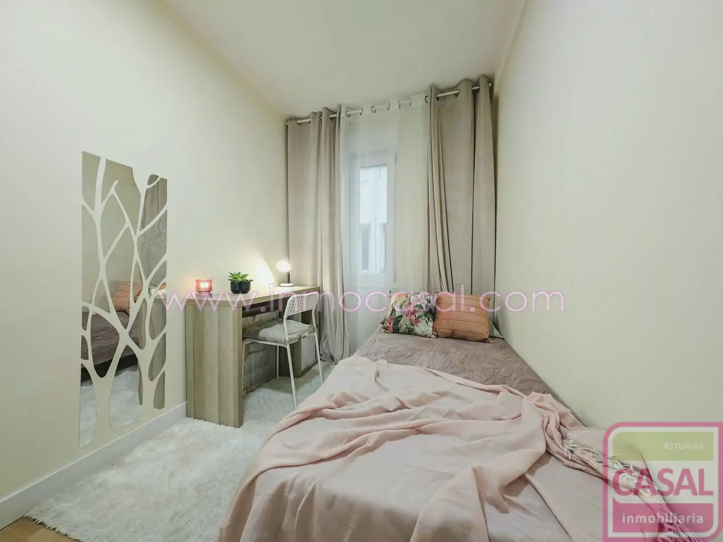 Schlafzimmer von Wohnung zum Verkauf in Oviedo  mit Abstellraum und Möbliert