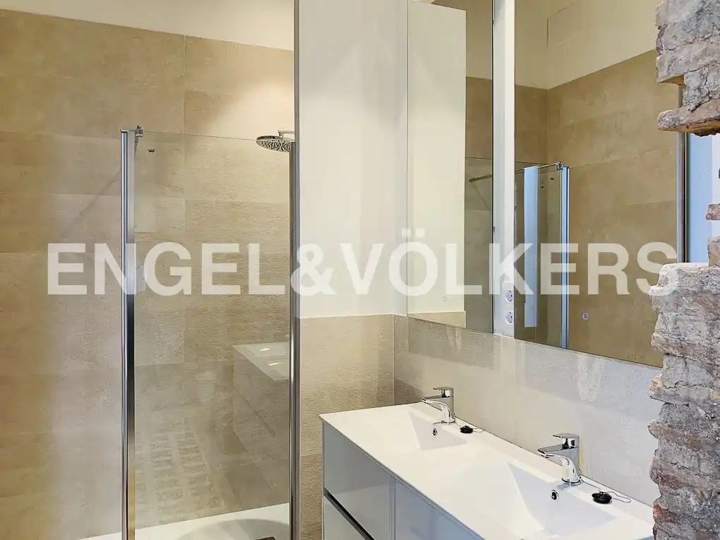 Badezimmer von Wohnung zur Miete in Valencia mit Klimaanlage, Heizung und Balkon