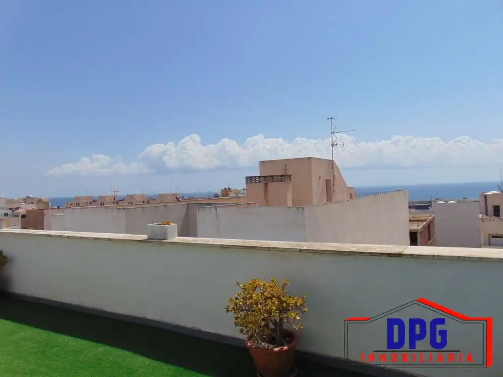 Vista exterior de Àtic en venda en Garrucha amb Terrassa, Traster i Piscina comunitària