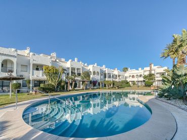 Adossat amb piscina en venda a Benamara - Atalaya