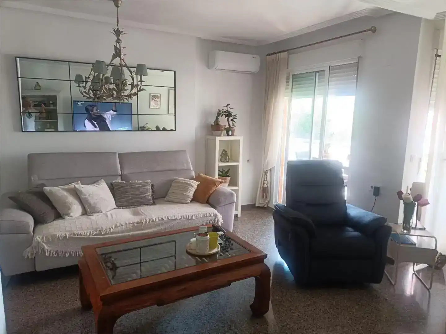 Living room of Flat for sale in Petrer  with Air Conditioner, Private garden and Storage room