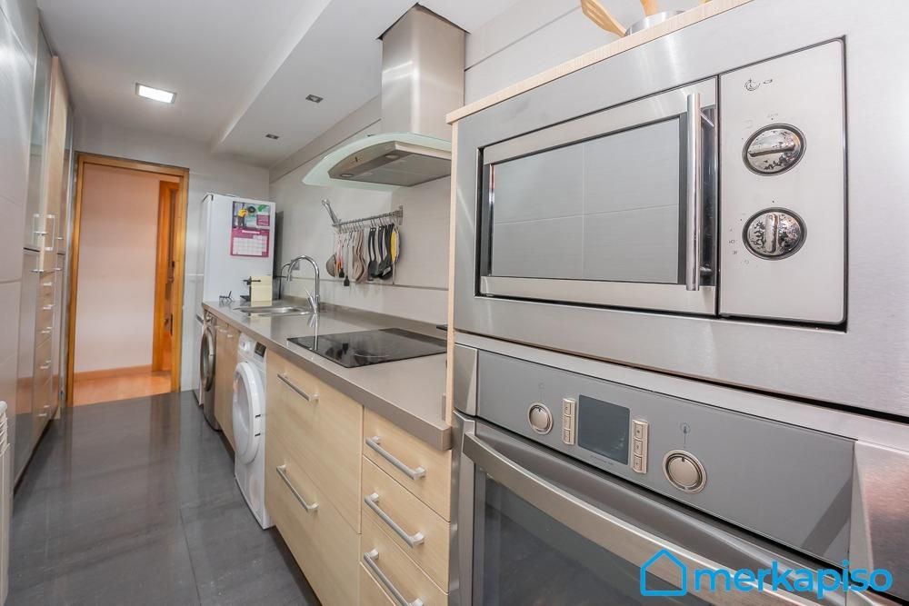 Kitchen of Flat for sale in Viladecans  with Air Conditioner, Heating and Parquet flooring