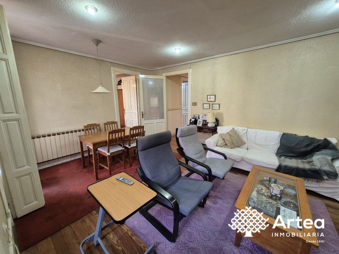 Sala d'estar de Pis en venda en Bilbao  amb Calefacció i Balcó