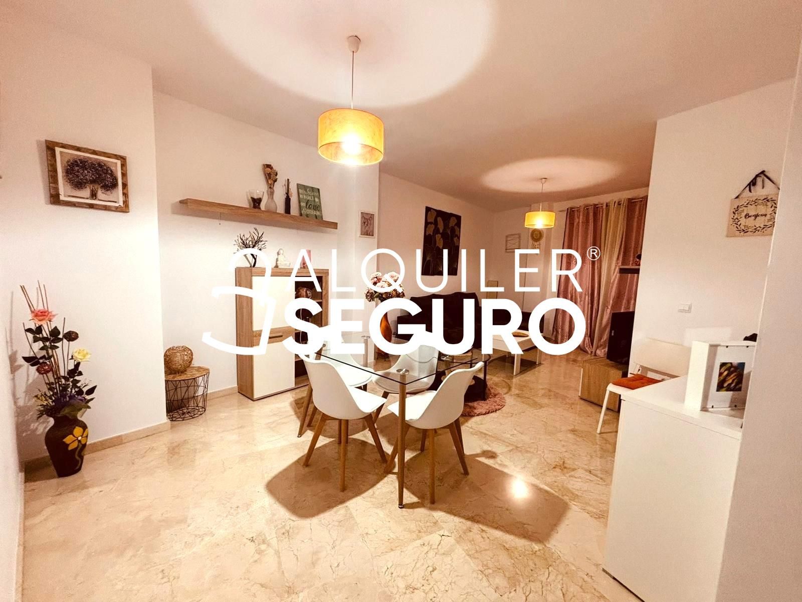 Vista exterior de Pis de lloguer en Utrera amb Terrassa i Moblat