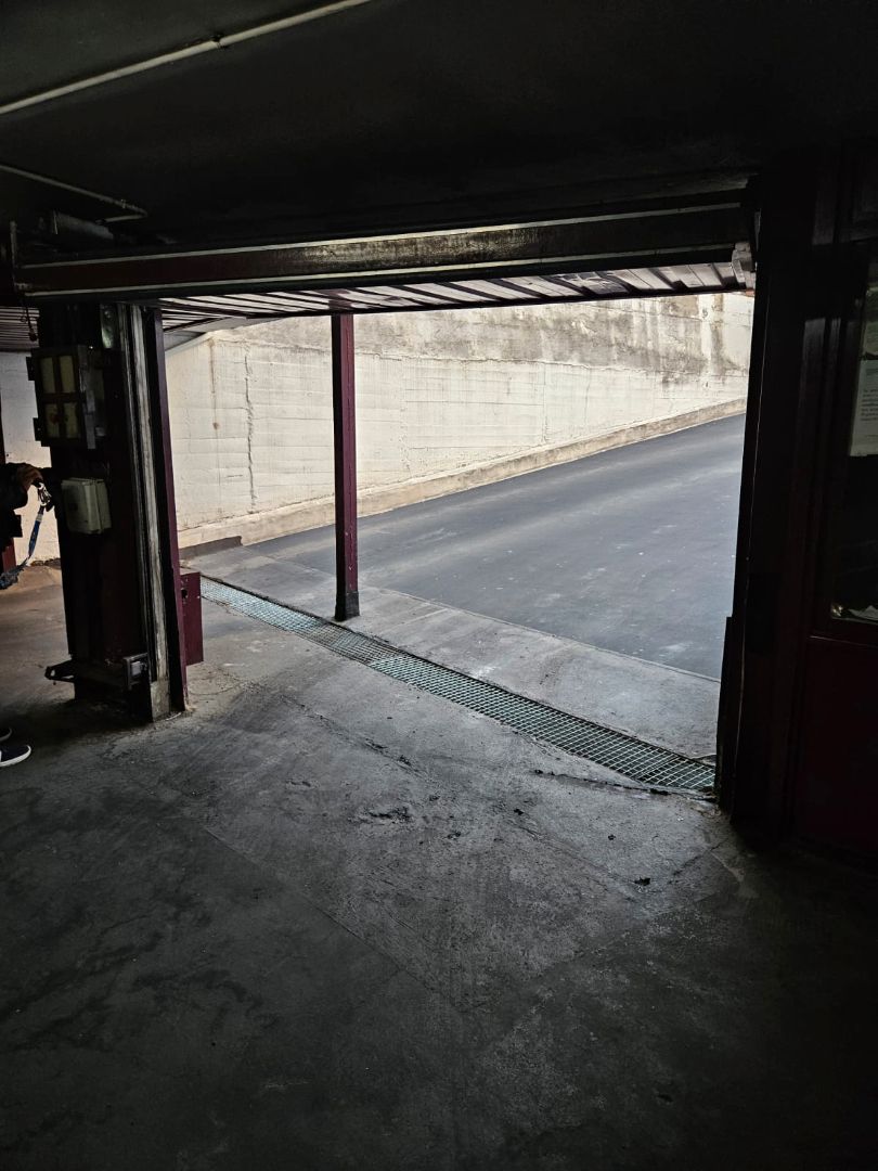 Exterior view of Garage for sale in  Madrid Capital