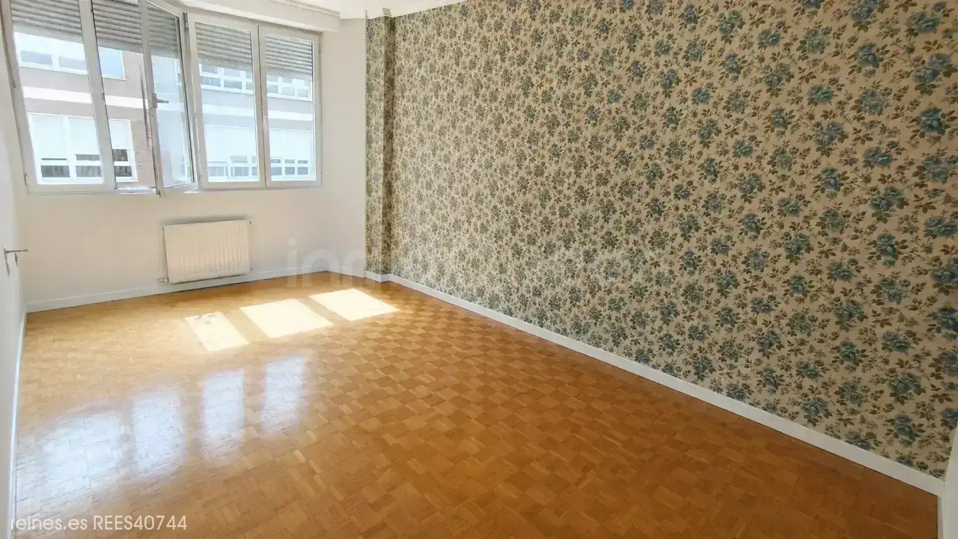 Habitación de Piso en venta en Torrelavega  con Calefacción, Terraza y Amueblado