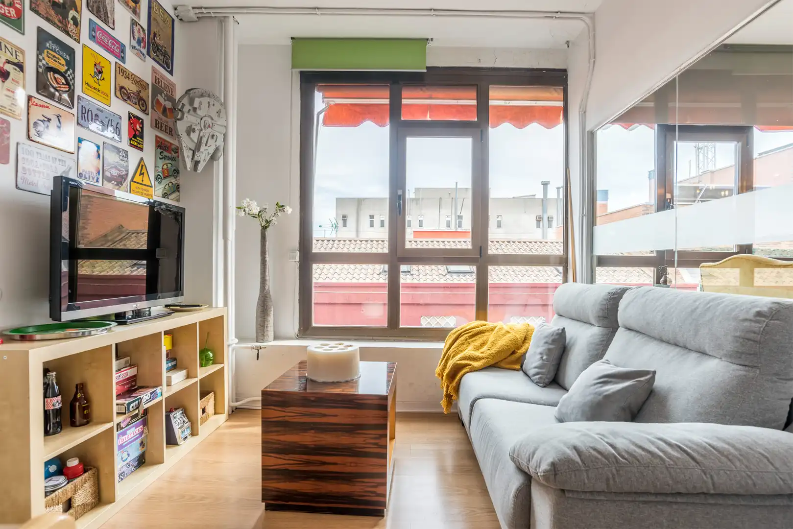 Sala de estar de Nave industrial en venta en Madrid
