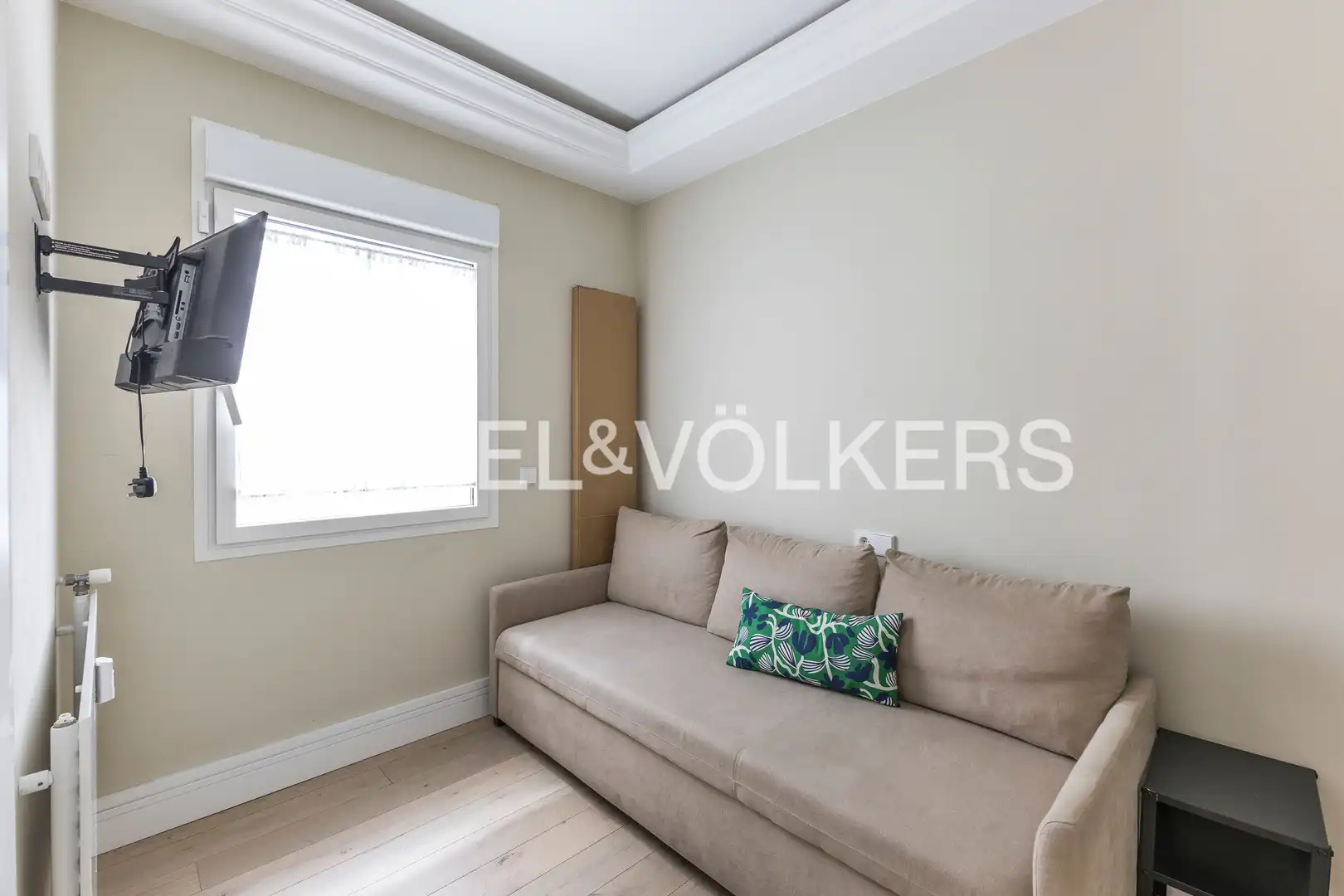 Flat with terrace to rent in Diego de León, imagen 23