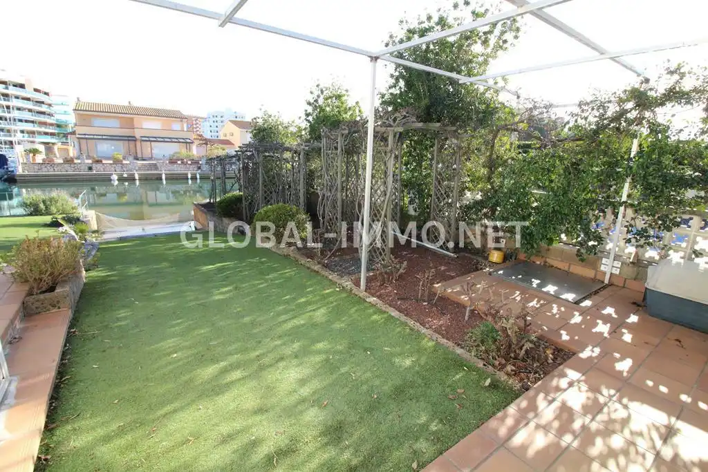 Casa o chalet en venta en Roses con Aire acondicionado, Calefacción y Jardín privado
