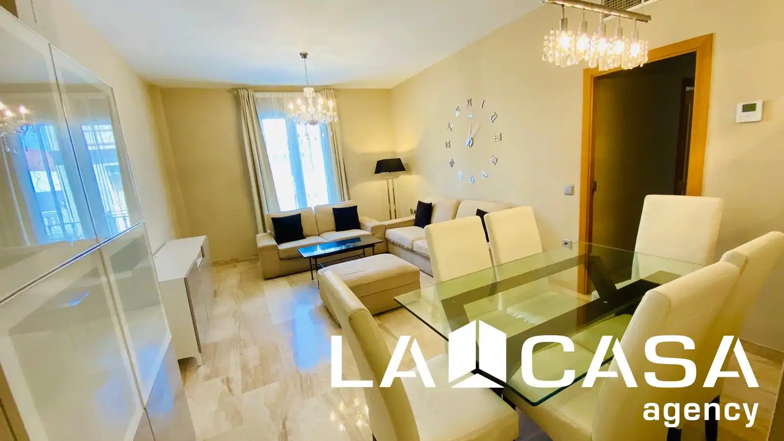 Sala d'estar de Pis de lloguer en Dos Hermanas amb Aire condicionat, Terrassa i Moblat
