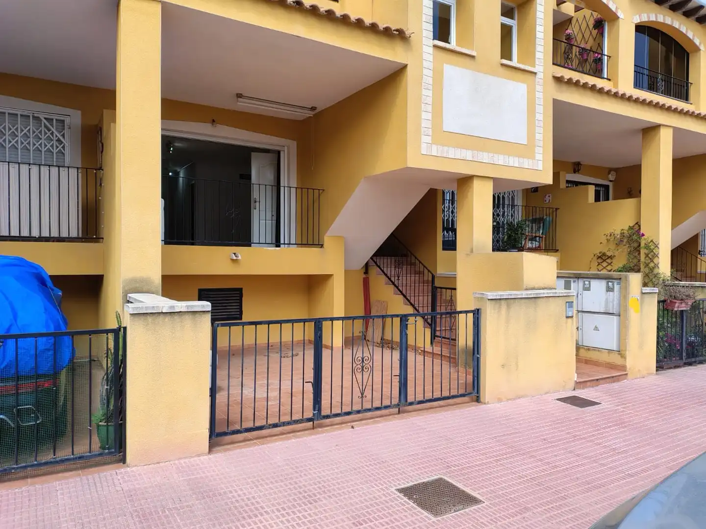 Vista exterior de Planta baja en venta en Daya Nueva con Terraza, Trastero y Piscina comunitaria